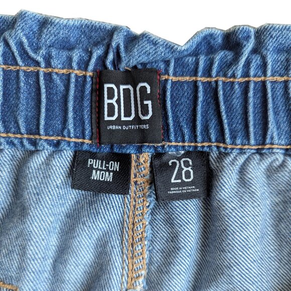 BDG Urban Outfitters Pull-on Mom High-Waisted Jeans Medium Wash | 28 - Picture 6 of 7